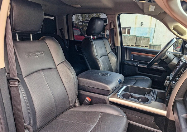 Dodge RAM cena 99000 przebieg: 166000, rok produkcji 2018 z Strzelno małe 121